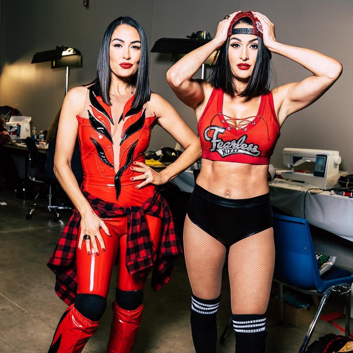 WWE की दो पूर्व चैंपियंस और हॉल ऑफ फेमर्स निकी बैला एवं ब्री बैला